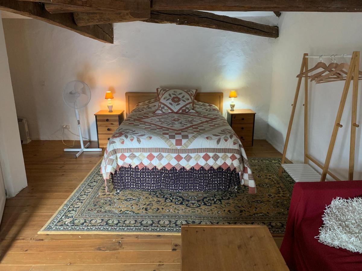 Chambre Sdb Privee Townhouse 26 Chambres D'Hotes Civray Civray  Экстерьер фото